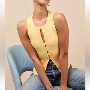 Cheslyn Lulu’s Ribbed Button-Front
Tank Top XS